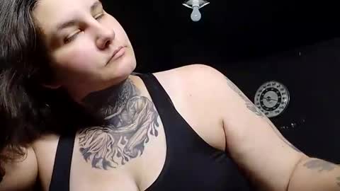 tattedbaddiemilf online show from September 14, 6:50 pm