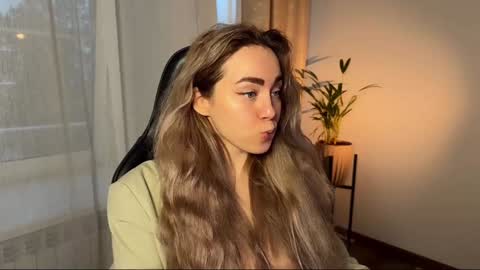 Snapshot of tatti_1 chatting on November 1, 4:16 am Tata online show from November 1, 4:16 am