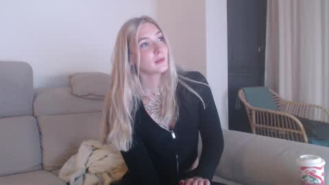 tattoobbgirl online show from December 4, 5:57 pm