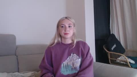 Snapshot of tattoobbgirl chatting on October 18, 7:04 pm tattoobbgirl online show from October 18, 7:04 pm