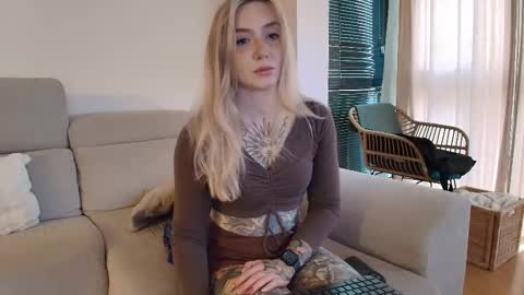 tattoobbgirl online show from March 2, 5:52 pm