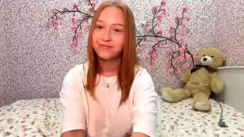 Amelia online show from September 19, 1:54 pm