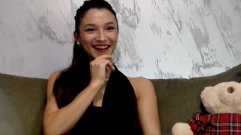 TayaKayan online show from November 19, 1:11 pm