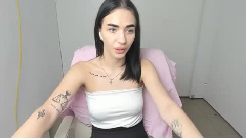 Tayla online show from November 18, 1:12 pm