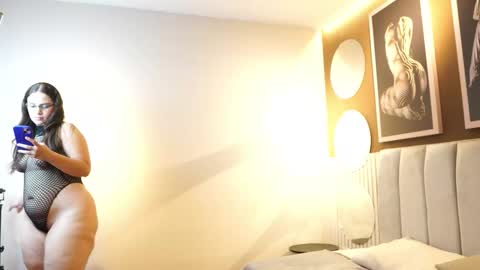 Teylor  Kim online show from December 18, 6:12 pm