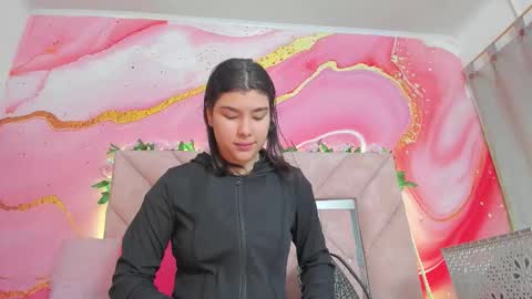 Sarah  online show from February 18, 6:40 pm