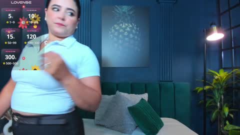 Taylor Bennet online show from December 11, 12:02 pm