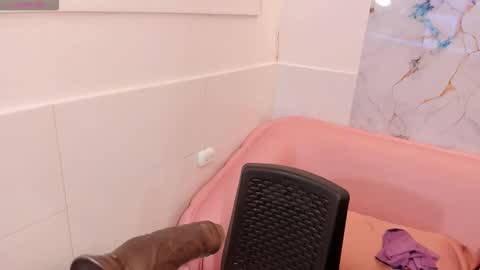 taylor_cupper_ online show from February 20, 4:22 am