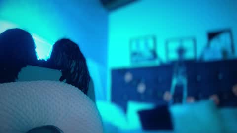 Taylor 3 online show from October 30, 5:25 pm