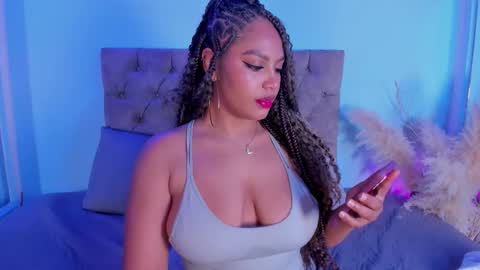 Snapshot of taylor_sexyy chatting on September 10, 11:27 pm Taylor online show from September 10, 11:27 pm