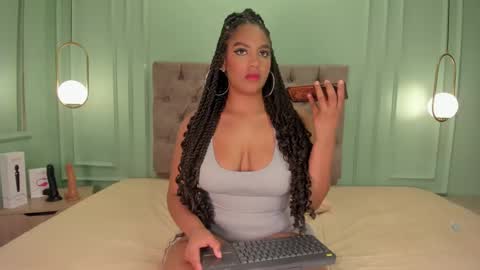Snapshot of taylor_sexyy chatting on February 27, 4:31 am Taylor online show from February 27, 4:31 am