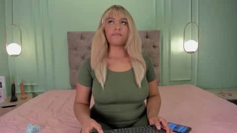 Snapshot of taylor_sexyy chatting on January 31, 4:25 am Taylor online show from January 31, 4:25 am
