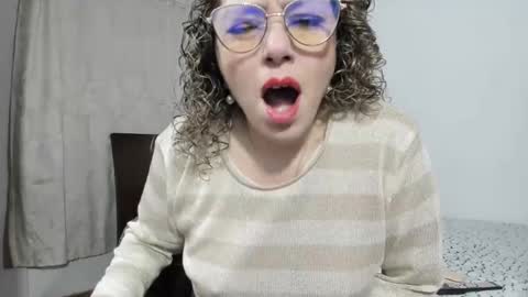 Snapshot of taylorhot72_ chatting on February 18, 1:54 am taylorhot72_ online show from February 18, 1:54 am
