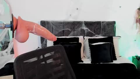 Snapshot of taylormaxwell chatting on October 24, 11:01 pm Taylor online show from October 24, 11:01 pm