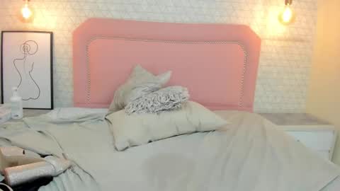 TAYLOR  online show from February 5, 7:00 am