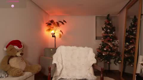taylormichell online show from December 2, 6:41 pm
