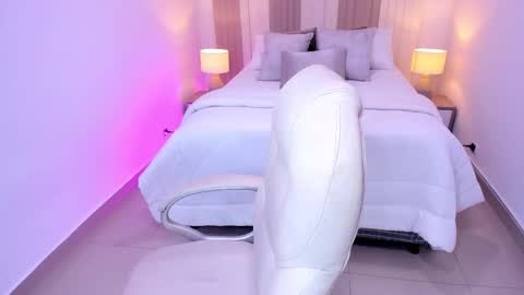 Snapshot of taylorr_hills chatting on October 14, 7:49 pm Taylor  online show from October 14, 7:49 pm