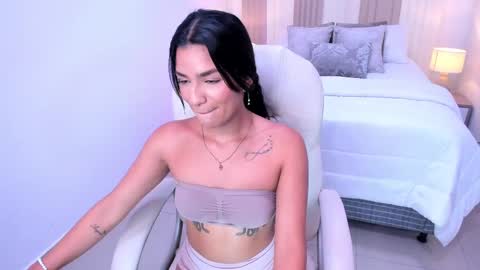 Snapshot of taylorr_hills chatting on September 20, 8:18 pm Taylor  online show from September 20, 8:18 pm