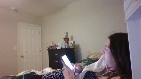 taylorslay online show from April 7, 12:45 am