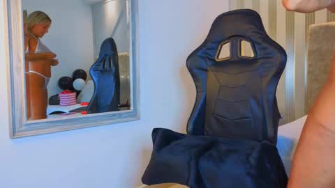 tayra online show from March 23, 7:09 pm