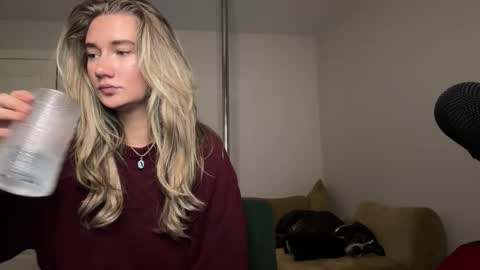 Katy online show from January 12, 1:22 am