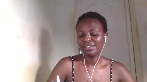 Snapshot of tee_kaicy chatting on December 18, 11:19 pm kaicy online show from December 18, 11:19 pm