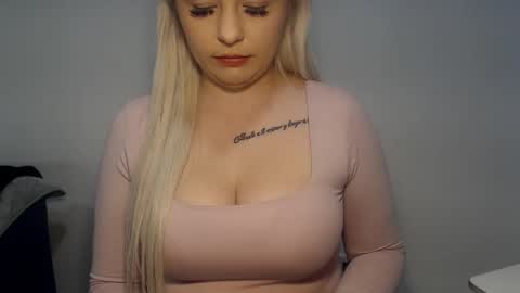 Teeyara  online show from January 9, 7:18 pm