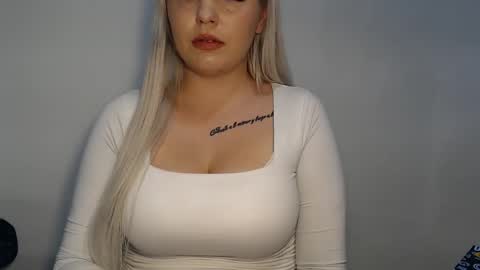 Teeyara  online show from December 2, 9:17 pm