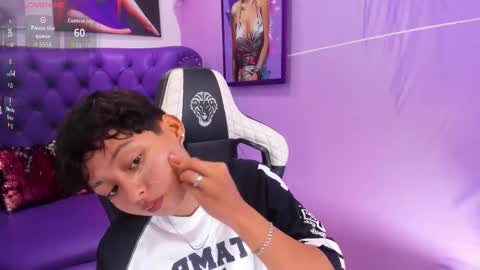 Snapshot of tefi_meow chatting on October 10, 12:21 pm Stefani online show from October 10, 12:21 pm