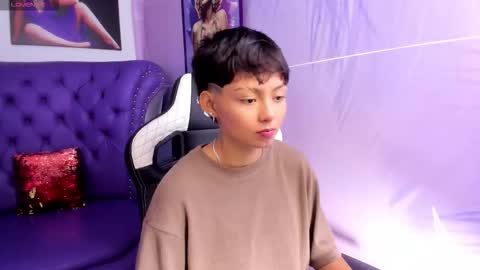 Snapshot of tefi_meow chatting on September 18, 11:42 am Stefani online show from September 18, 11:42 am