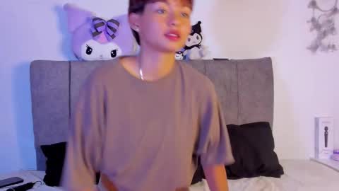 Estefani online show from March 12, 2:20 pm