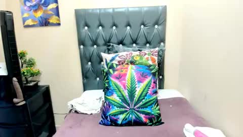 temptressqeen online show from January 6, 5:22 am