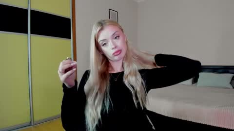 Alissa online show from October 19, 3:58 pm