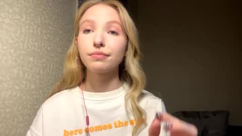 Im Olivia online show from October 6, 6:45 pm