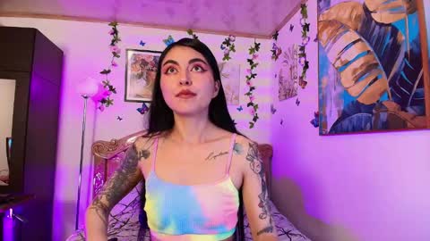 Snapshot of teresa_moon chatting on February 22, 1:55 am TERESA Give me a good rating if you enjoy my show online show from February 22, 1:55 am