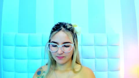 Snapshot of teresasroom_ chatting on September 17, 7:12 pm Teresa online show from September 17, 7:12 pm