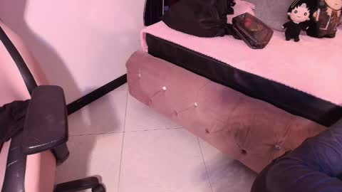 Terra Elowen online show from February 1, 11:20 am