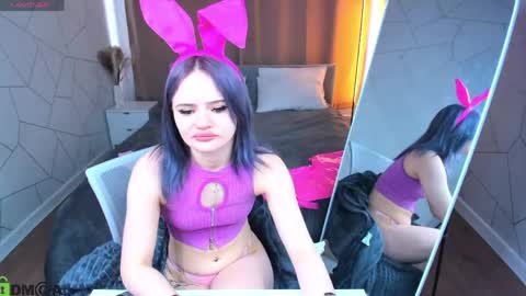 Tessa online show from May 3, 9:34 am
