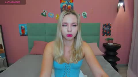 Snapshot of tessaadorable chatting on September 21, 1:37 am Tessa 3 online show from September 21, 1:37 am