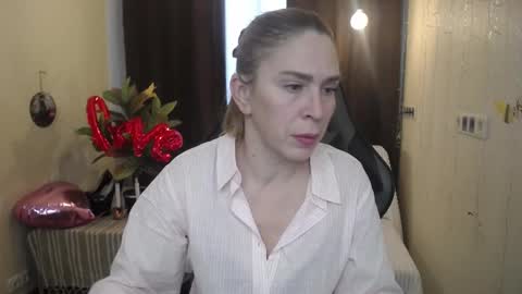 Snapshot of tessadaybreak chatting on February 19, 12:55 pm tessadaybreak online show from February 19, 12:55 pm