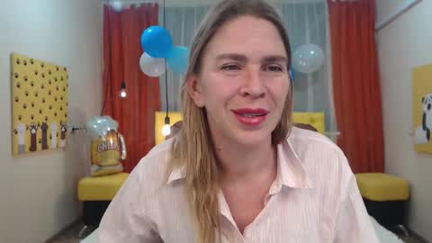 Snapshot of tessadaybreak chatting on September 17, 12:14 pm tessadaybreak online show from September 17, 12:14 pm