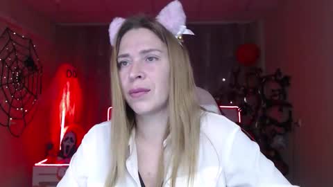 Snapshot of tessadaybreak chatting on October 27, 7:59 am tessadaybreak online show from October 27, 7:59 am