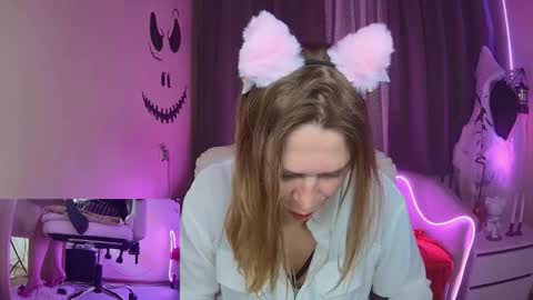 Snapshot of tessadaybreak chatting on October 24, 8:10 am tessadaybreak online show from October 24, 8:10 am