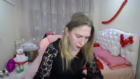 Snapshot of tessadaybreak chatting on March 5, 1:50 pm tessadaybreak online show from March 5, 1:50 pm