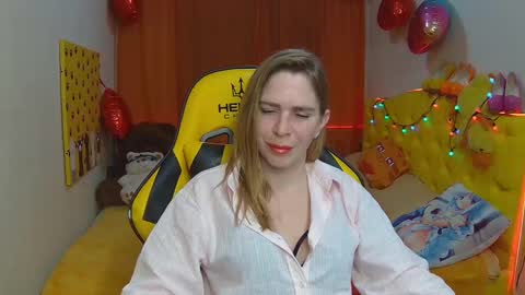 Snapshot of tessadaybreak chatting on March 7, 10:02 am tessadaybreak online show from March 7, 10:02 am