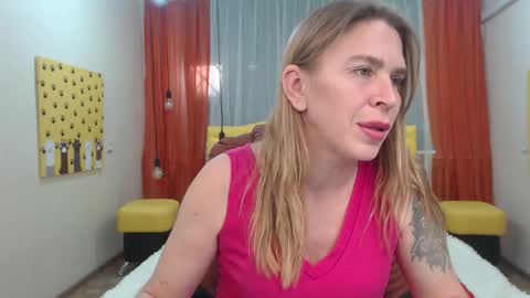 Snapshot of tessadaybreak chatting on September 16, 12:13 pm tessadaybreak online show from September 16, 12:13 pm