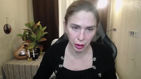 Snapshot of tessadaybreak chatting on February 27, 6:31 pm tessadaybreak online show from February 27, 6:31 pm