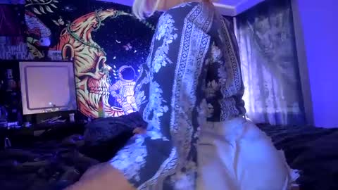 TEXASGIRLLLL online show from October 9, 6:01 pm