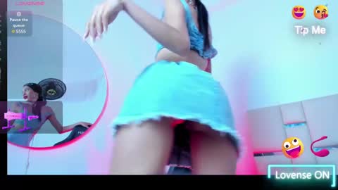 Snapshot of thaily01 chatting on February 24, 2:17 am Thaily online show from February 24, 2:17 am