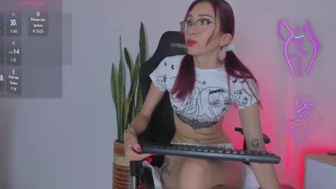 Snapshot of thaily01 chatting on October 4, 2:28 am Thaily online show from October 4, 2:28 am